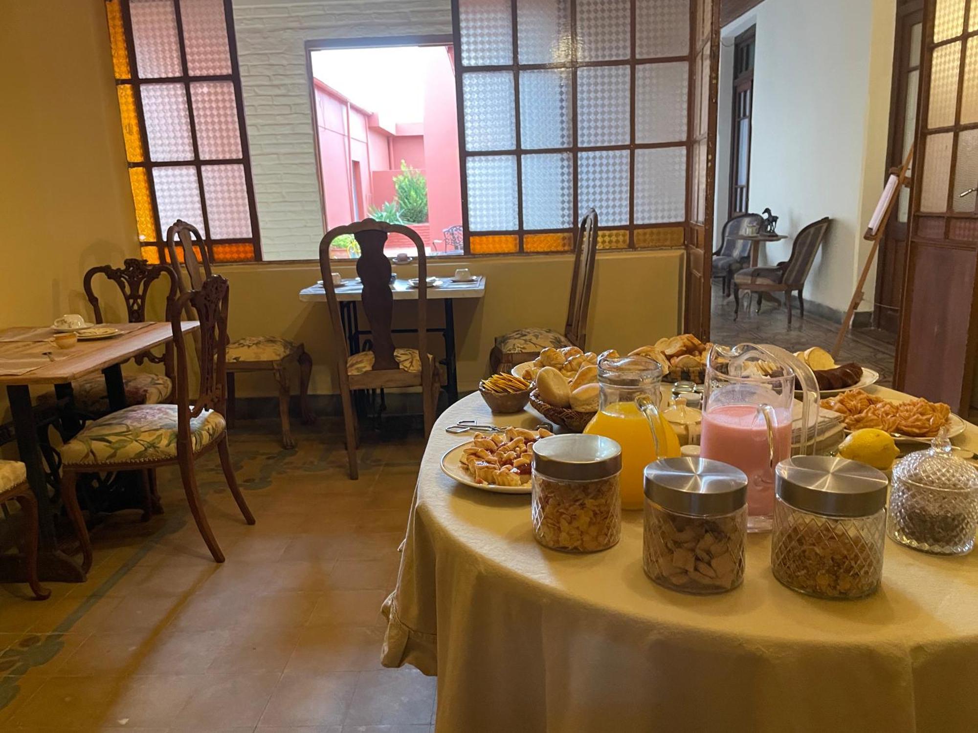La Escondida, Casa De Huespedes Bed & Breakfast San Antonio de Areco Exterior photo