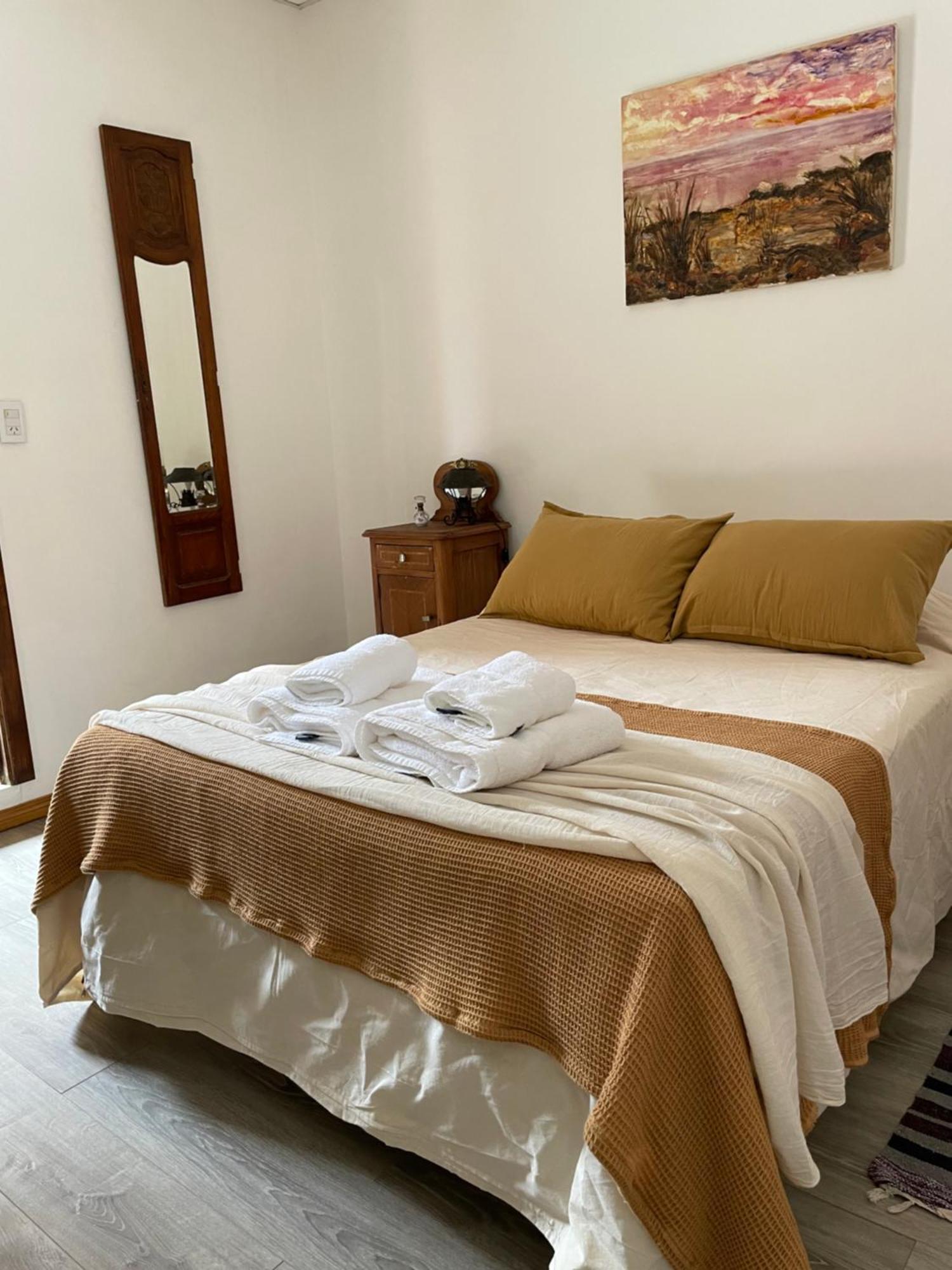 La Escondida, Casa De Huespedes Bed & Breakfast San Antonio de Areco Exterior photo